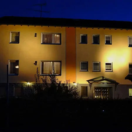 Διαμέρισμα Pension Central Ferienwohnungen Bad Endbach