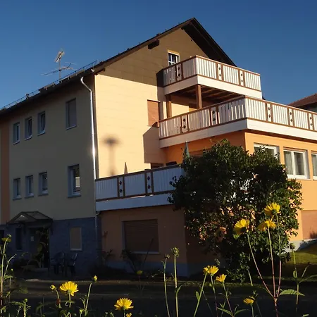 Διαμέρισμα Pension Central Ferienwohnungen Bad Endbach